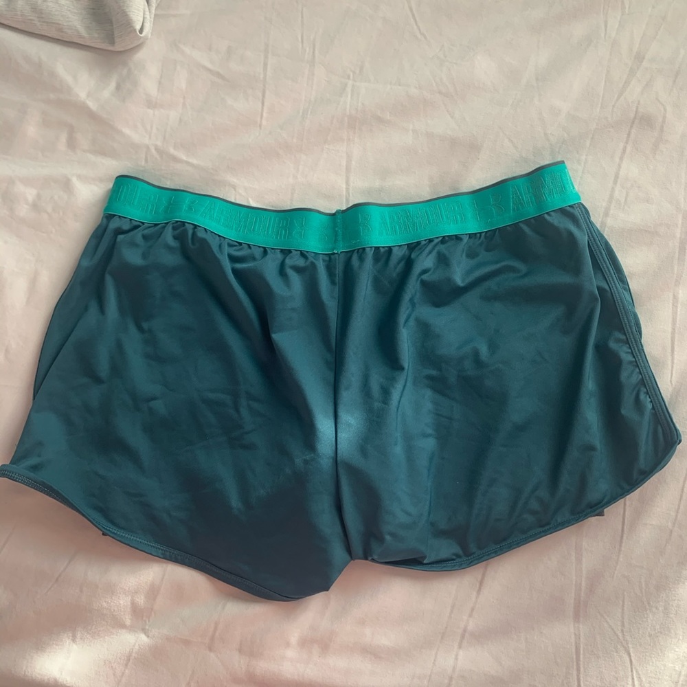 Under Armour Short - Picture 3 of 3